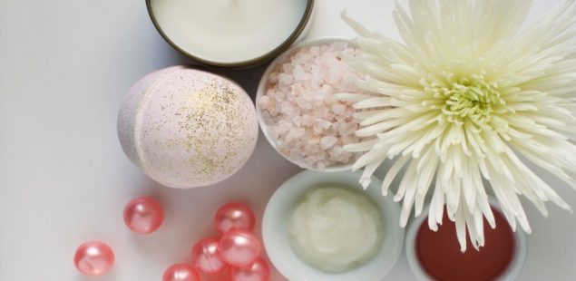 relaxation-hygiene-candle-body-care-bathing-spa-beauty-products-self-care-bath-salts_t20_vRZYPE